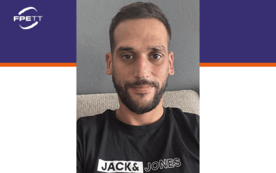 De la charpente à la formation d'agent de sécurité, Yoann revient sur son chemin de reconversion, marqué par un accompagnement constant du FPETT et un soutien de son agence d’emploi.